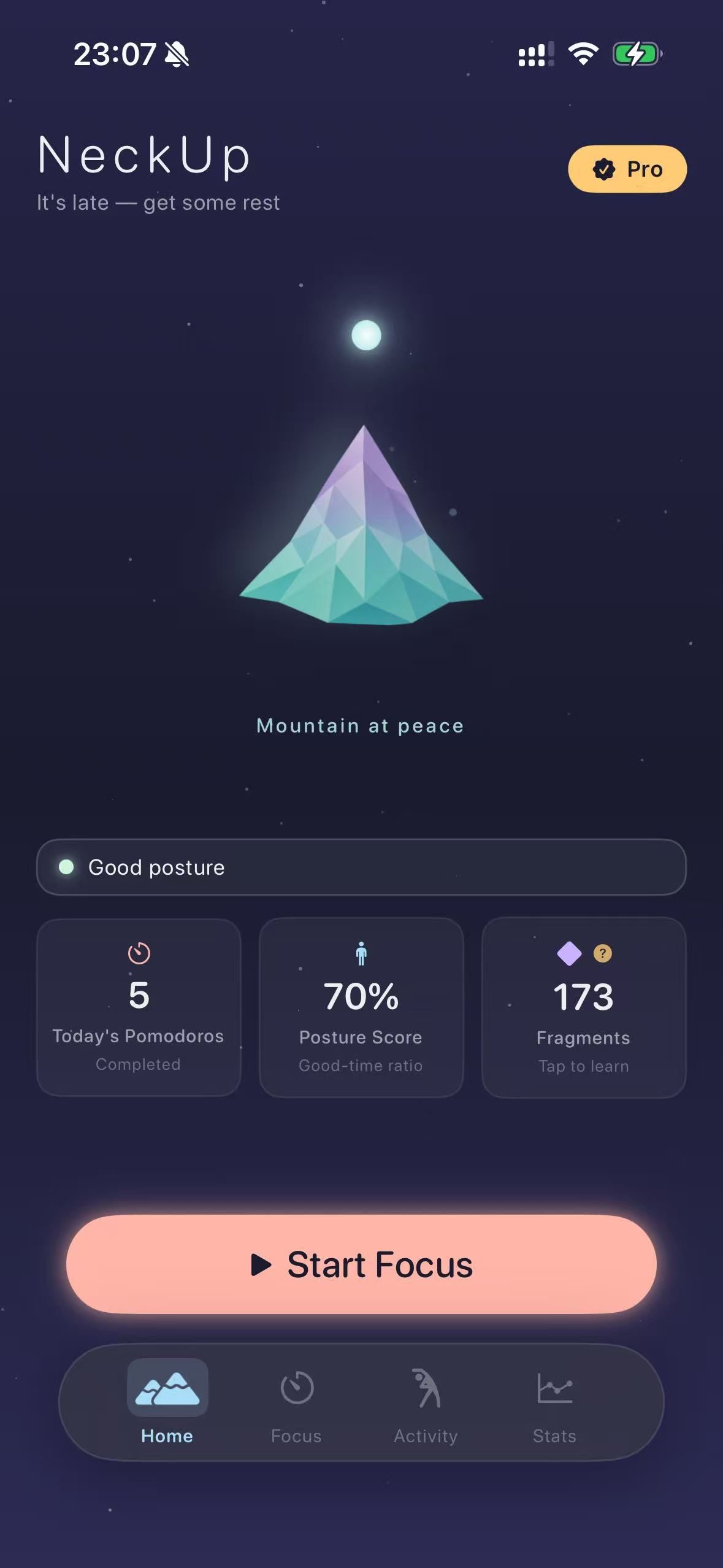 NeckUp home screen: a glowing low-poly mountain with today's Pomodoros, posture score and a Start Focus button